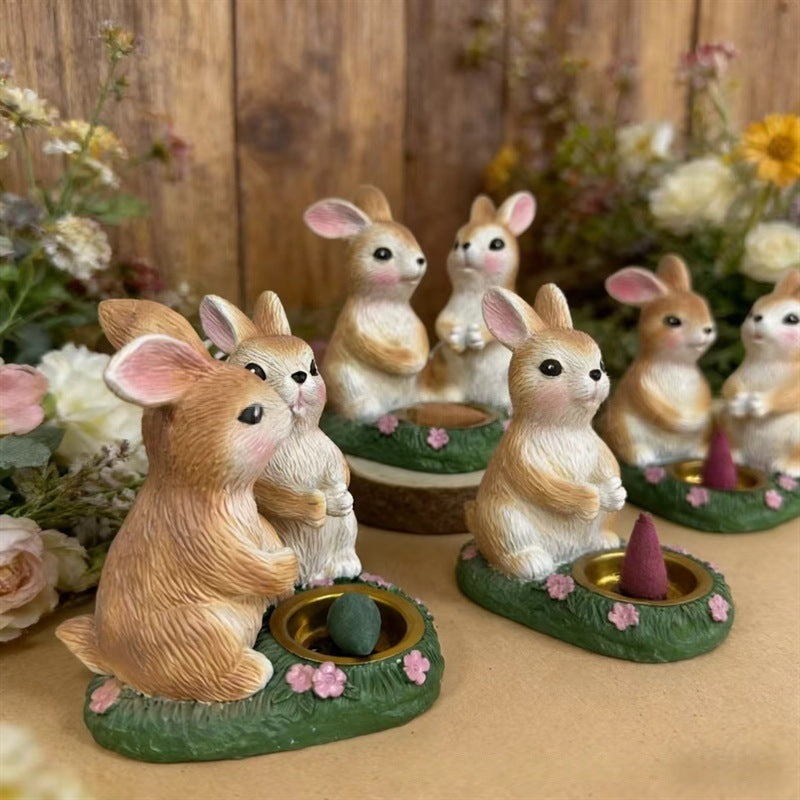 Rabbit statue for courtyard decoration